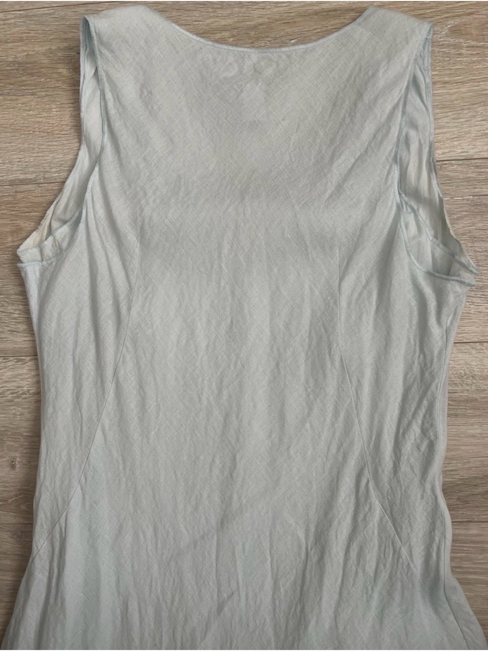 Banana Republic Black and Cream Brand Label Close-Up - Picture 14 of 16